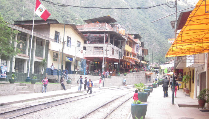 aguas-calientes-huchuy-qosco-trek