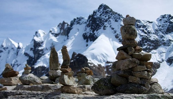 salkantay-stone-cairns