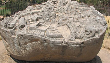 sayhuite-inca-carving