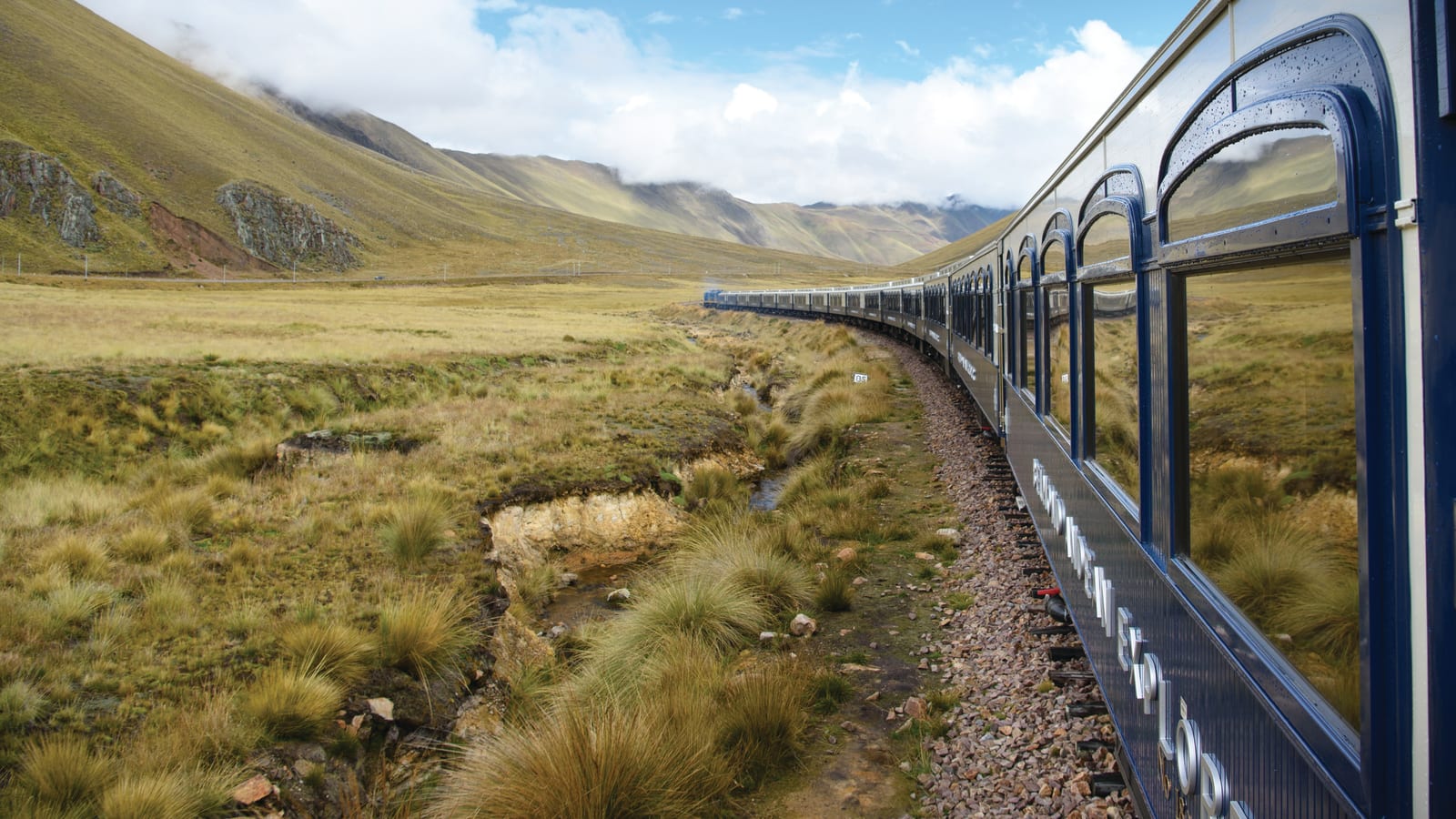 andean-explorer-luxury-train