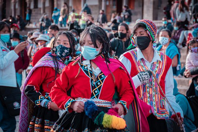 cusco-locals-face-mask