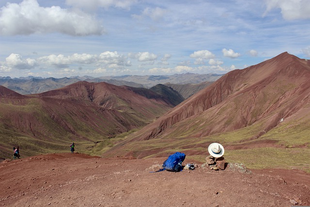 vinicunca-hat-and-backpack